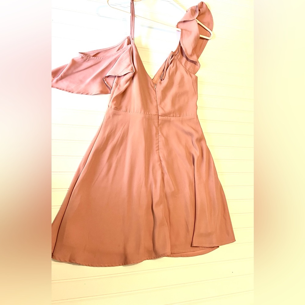 Lulus Preowned medium dress above knee off shoulder design.